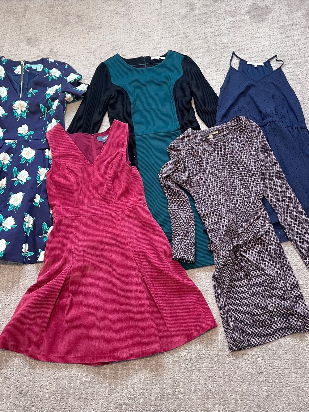 LOT of 5 Women’s knee length dresses. Size S-M. Excellent condition!